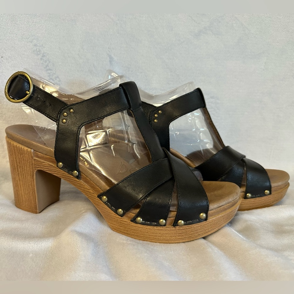 Dansko Daniela Wooden Block Heel Black Leather Sandal Size 40 / 9.5